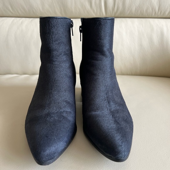 Urban Outfitters Navy Blue Faux Hair Ankle Boots Size 7 - Picture 2 of 7